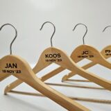 DEBONAIR ENGRAVED HANGER